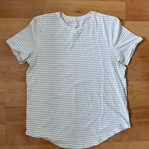 Lululemon T-Shirt